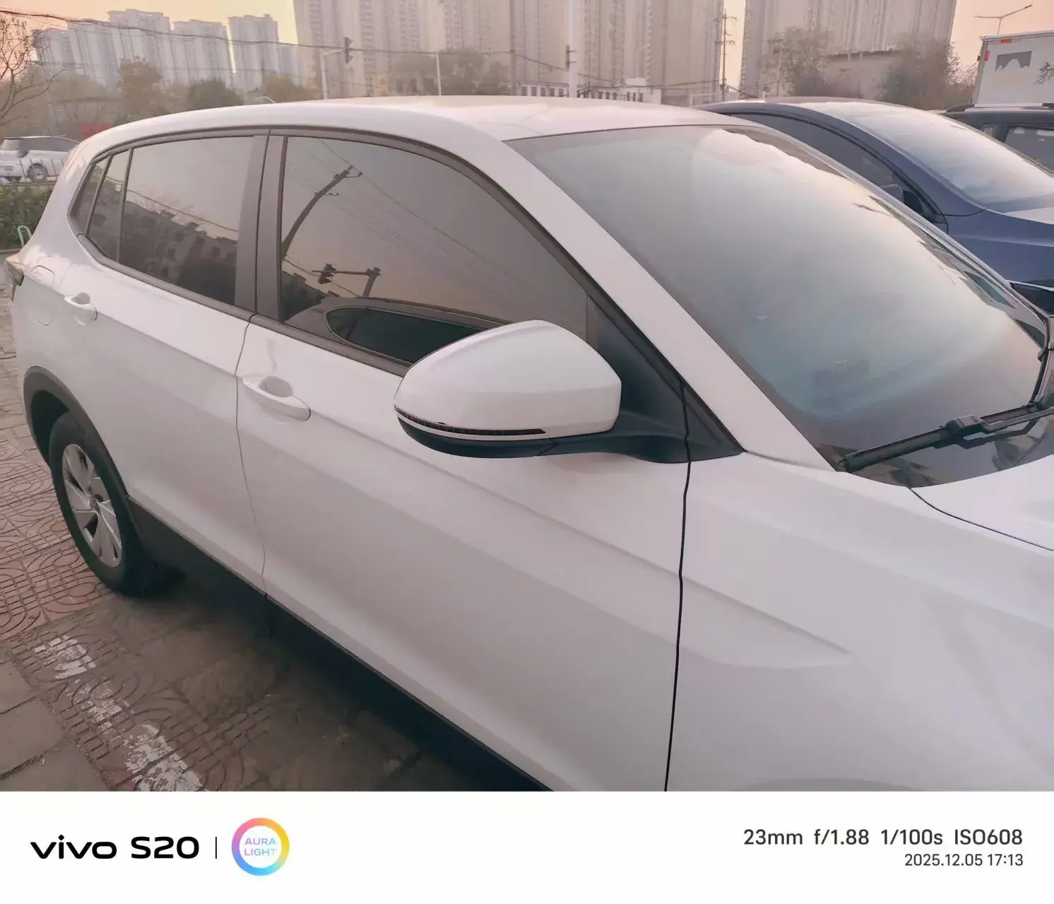 2023 VOLKSWAGEN THARU thumbnail 3