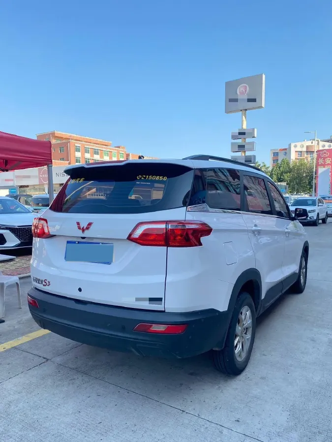 2019 Venucia M50V 1.5L 112HP L4 5MT,autocango,china used car exporter,china ev exporter,chinese used car exporter,chinese used ev exporter