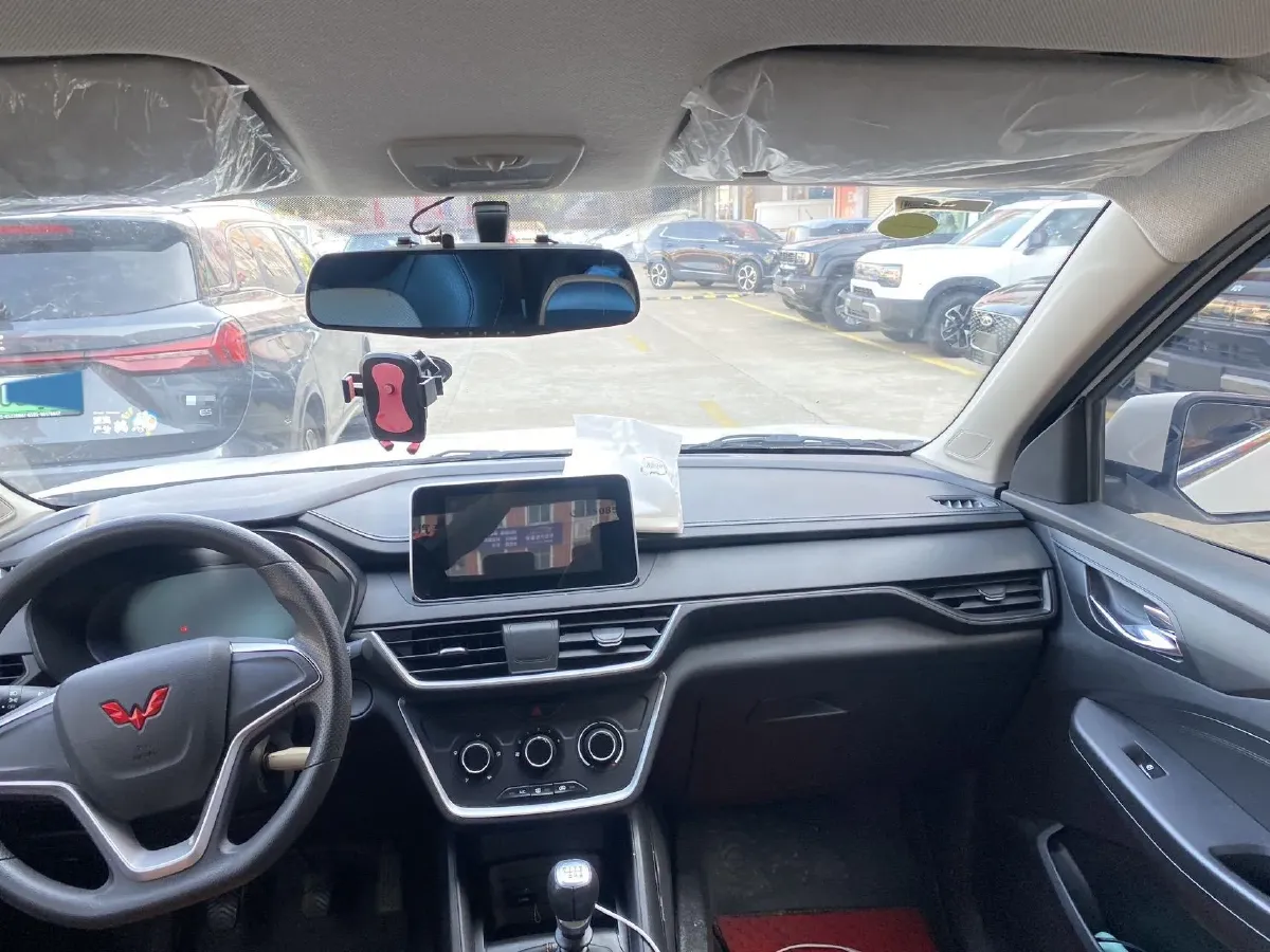 2019 Venucia M50V 1.5L 112HP L4 5MT,autocango,china used car exporter,china ev exporter,chinese used car exporter,chinese used ev exporter