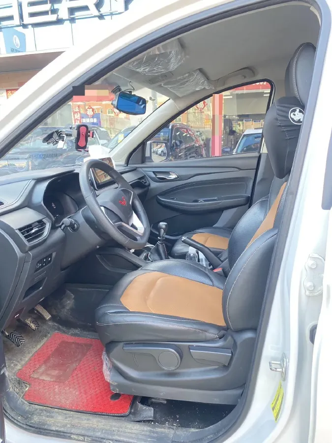 2019 Venucia M50V 1.5L 112HP L4 5MT,autocango,china used car exporter,china ev exporter,chinese used car exporter,chinese used ev exporter