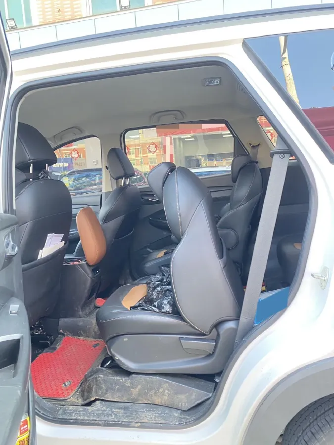 2019 Venucia M50V 1.5L 112HP L4 5MT,autocango,china used car exporter,china ev exporter,chinese used car exporter,chinese used ev exporter