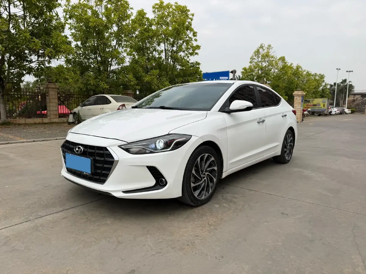 2019 Hyundai Elantra 1.5L 115HP L4 CVT