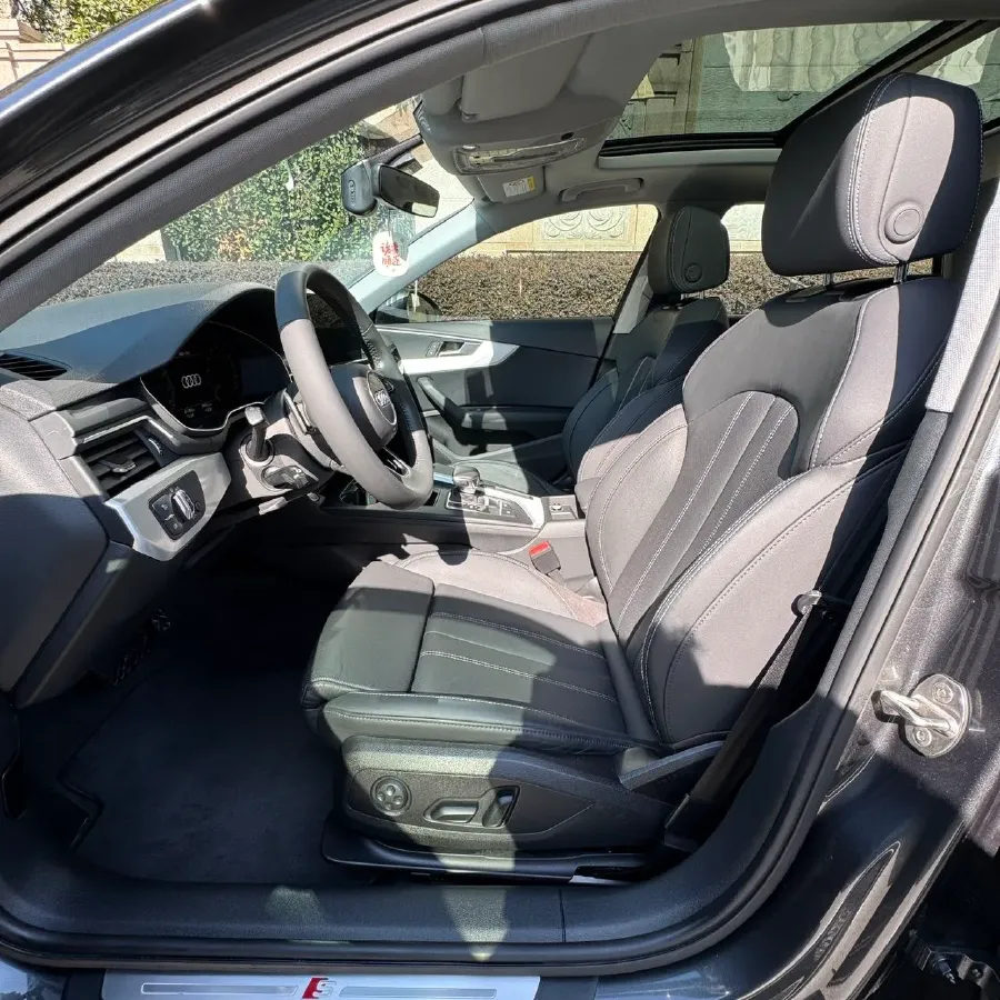 2020 Audi A4L 2.0T 190HP L4 7DCT,autocango,china used car exporter,china ev exporter,chinese used car exporter,chinese used ev exporter