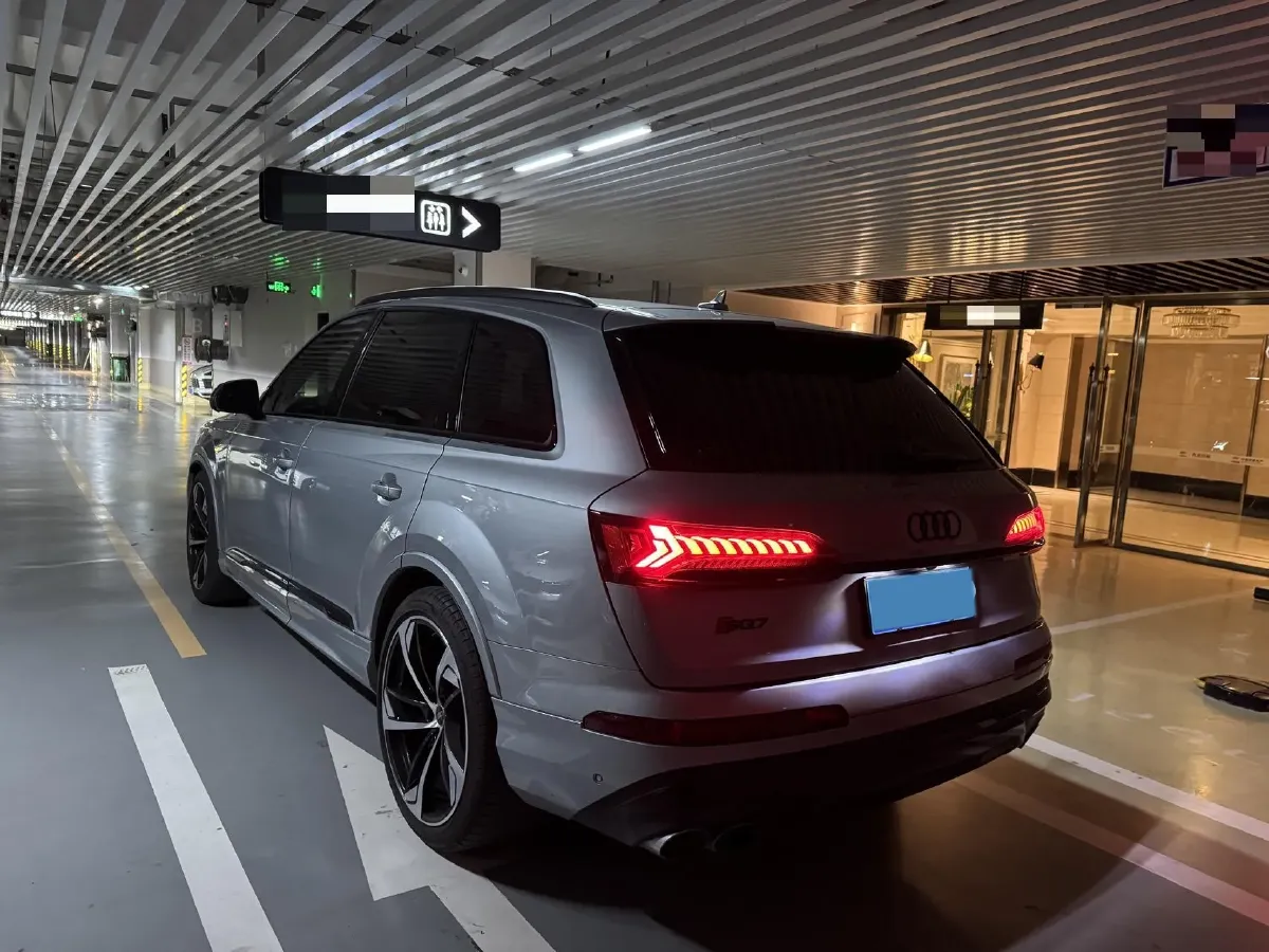 2024 Audi SQ7 4.0T 507HP V8 8AT,autocango,china used car exporter,china ev exporter,chinese used car exporter,chinese used ev exporter