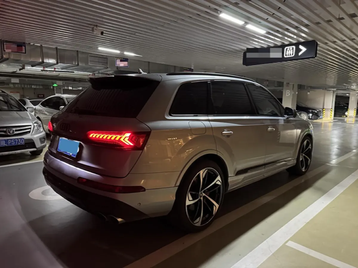 2024 Audi SQ7 4.0T 507HP V8 8AT,autocango,china used car exporter,china ev exporter,chinese used car exporter,chinese used ev exporter