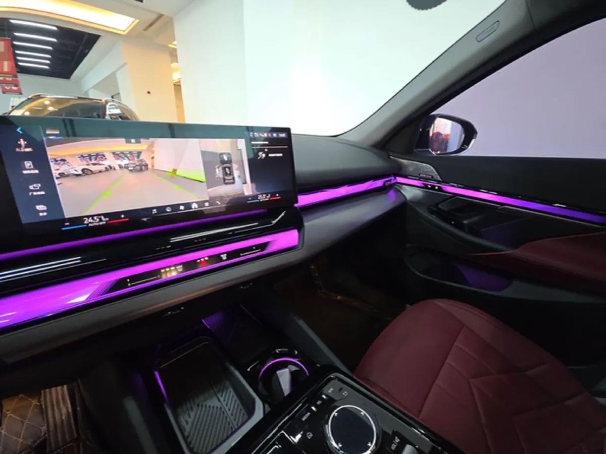 2025 BMW 5 Series 2.0T 258HP L4 8AT,autocango,china used car exporter,china ev exporter,chinese used car exporter,chinese used ev exporter