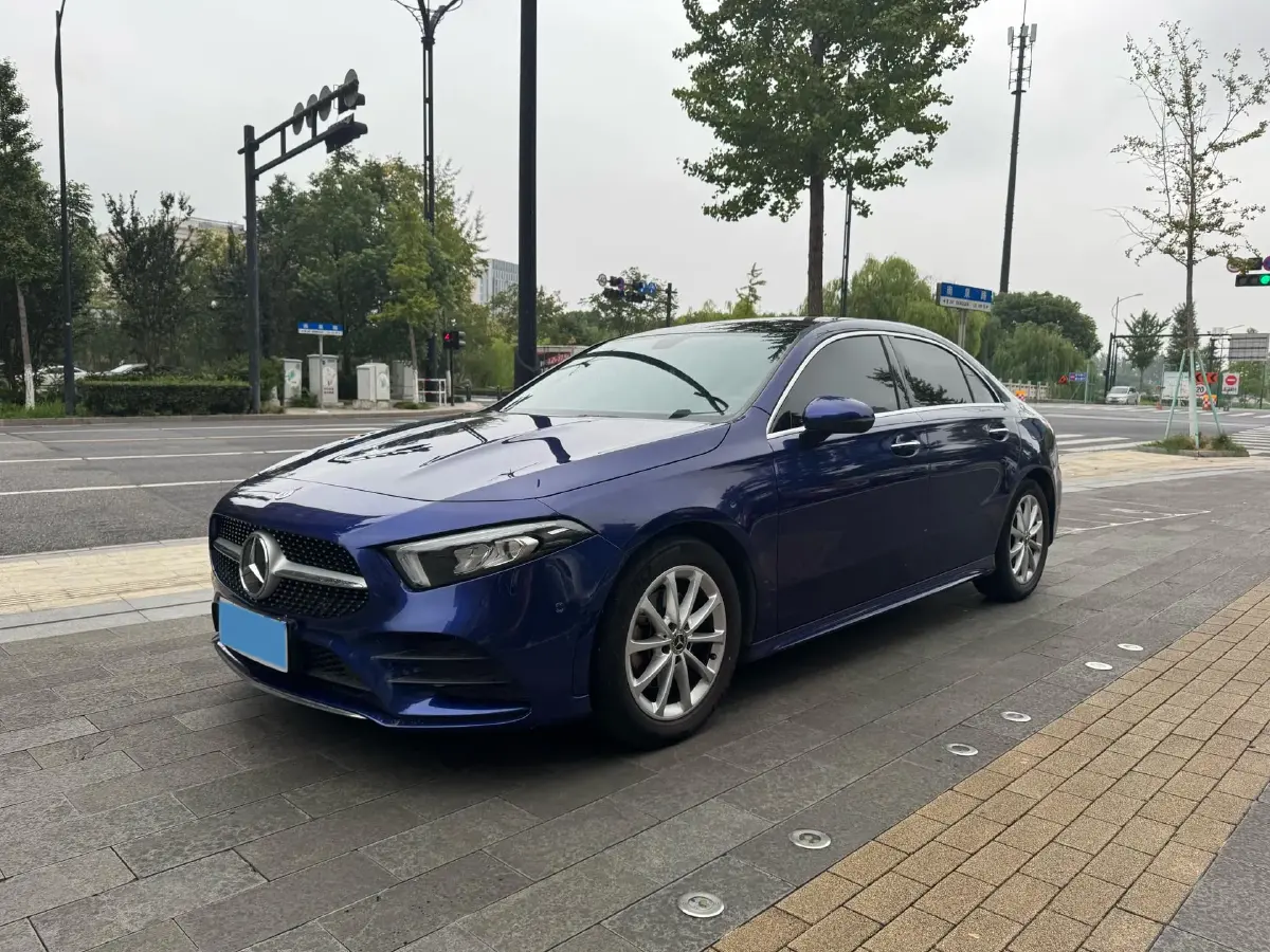 2021 Mercedes-Benz A Class 1.3T 163HP L4 7DCT
