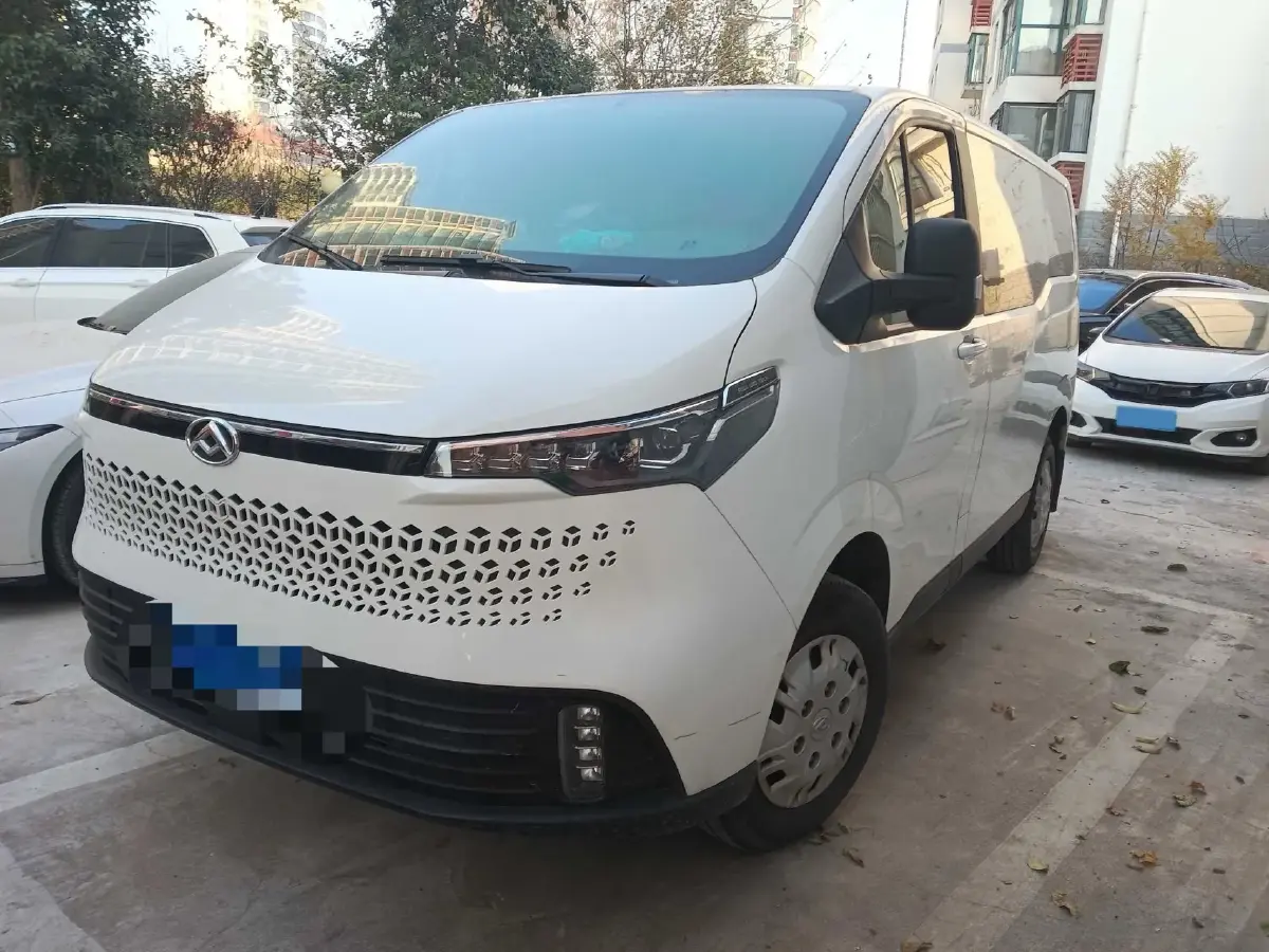 2023 MAXUS XinTu V70 2.0T 125HP L4 6MT