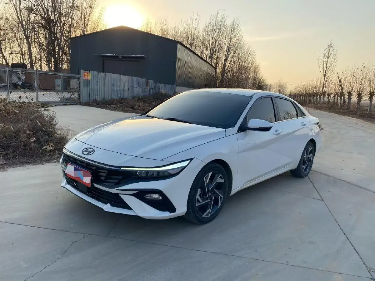 2023 Hyundai Elantra 1.5L 115HP L4 CVT