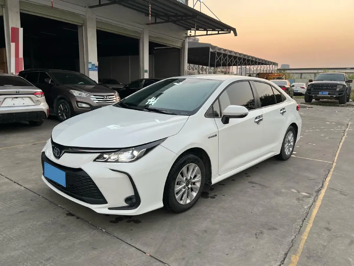 2023 Toyota Corolla 1.8L 98HP L4 E-CVT Hybrid