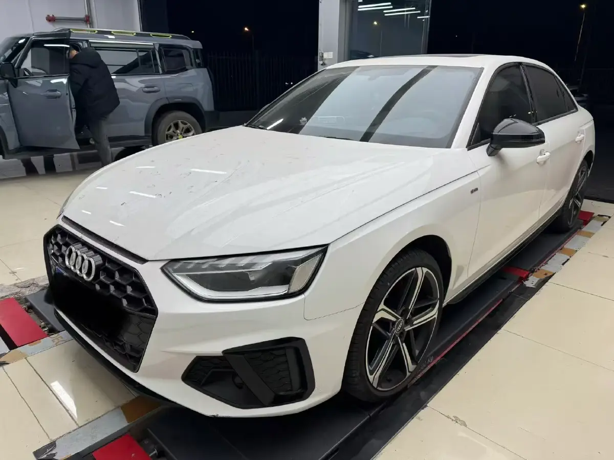 2023 Audi A4L 2.0T 190HP L4 7DCT