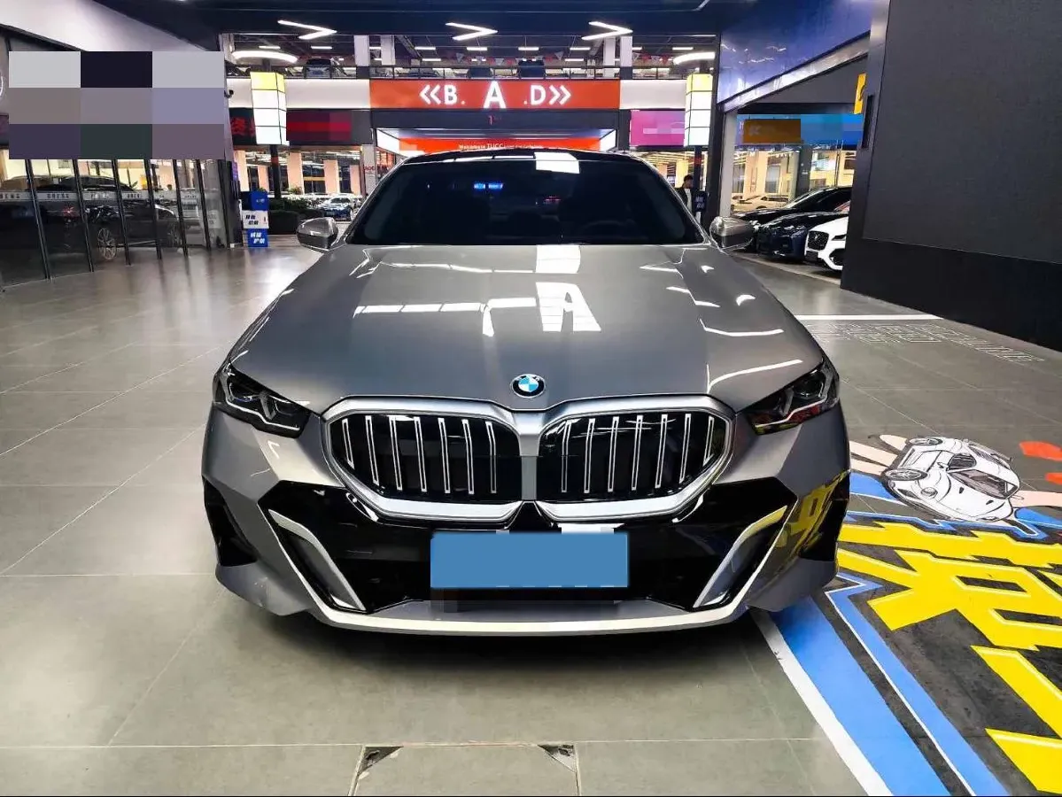 2024 BMW 5 Series 2.0T 258HP L4 8AT,autocango,china used car exporter,china ev exporter,chinese used car exporter,chinese used ev exporter