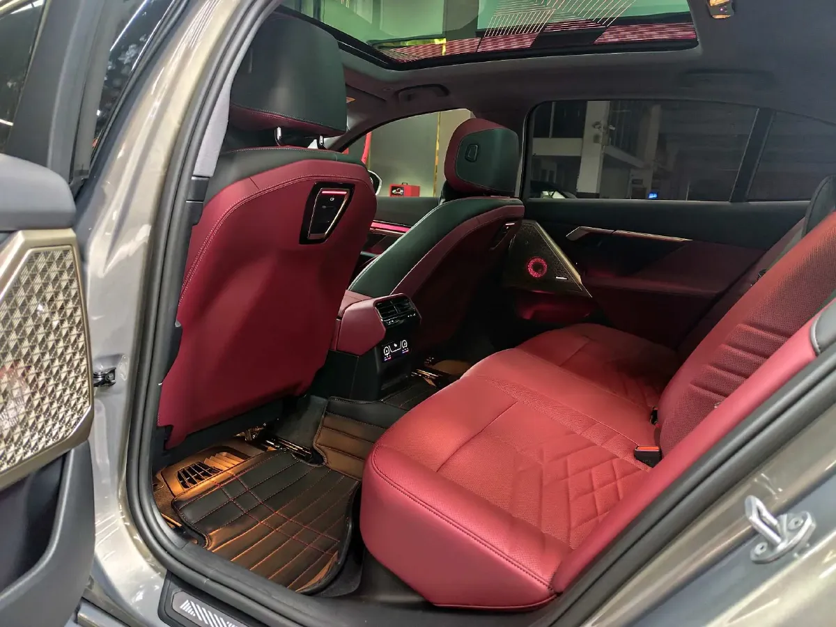 2024 BMW 5 Series 2.0T 258HP L4 8AT,autocango,china used car exporter,china ev exporter,chinese used car exporter,chinese used ev exporter