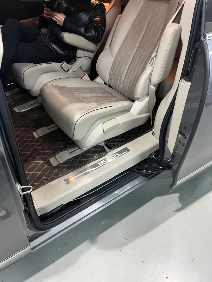 2021 Buick GL8 2.0T 237HP L4 9AT,autocango,china used car exporter,china ev exporter,chinese used car exporter,chinese used ev exporter