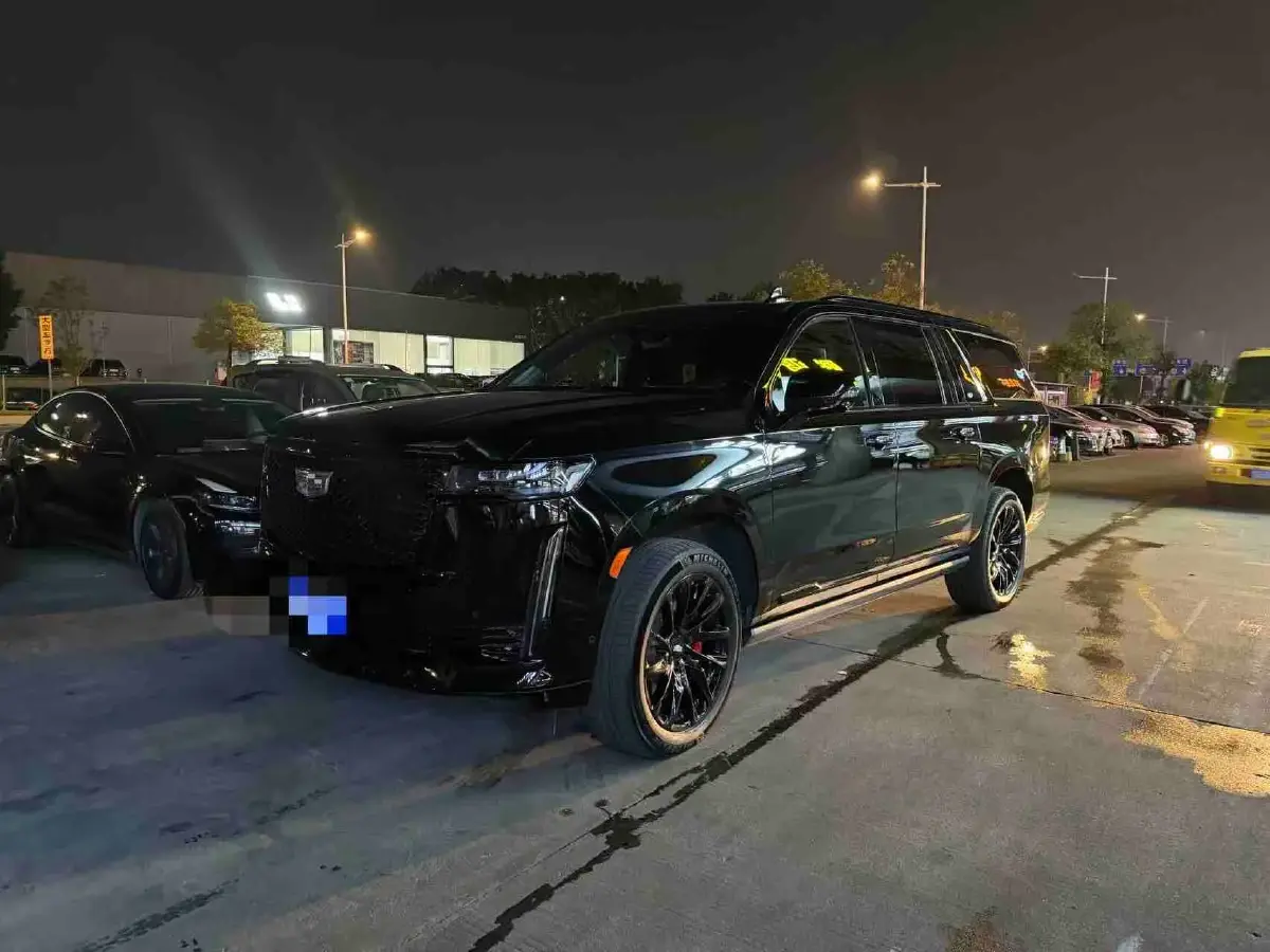 2022 Cadillac CT5 2.0T 237HP L4 10AT