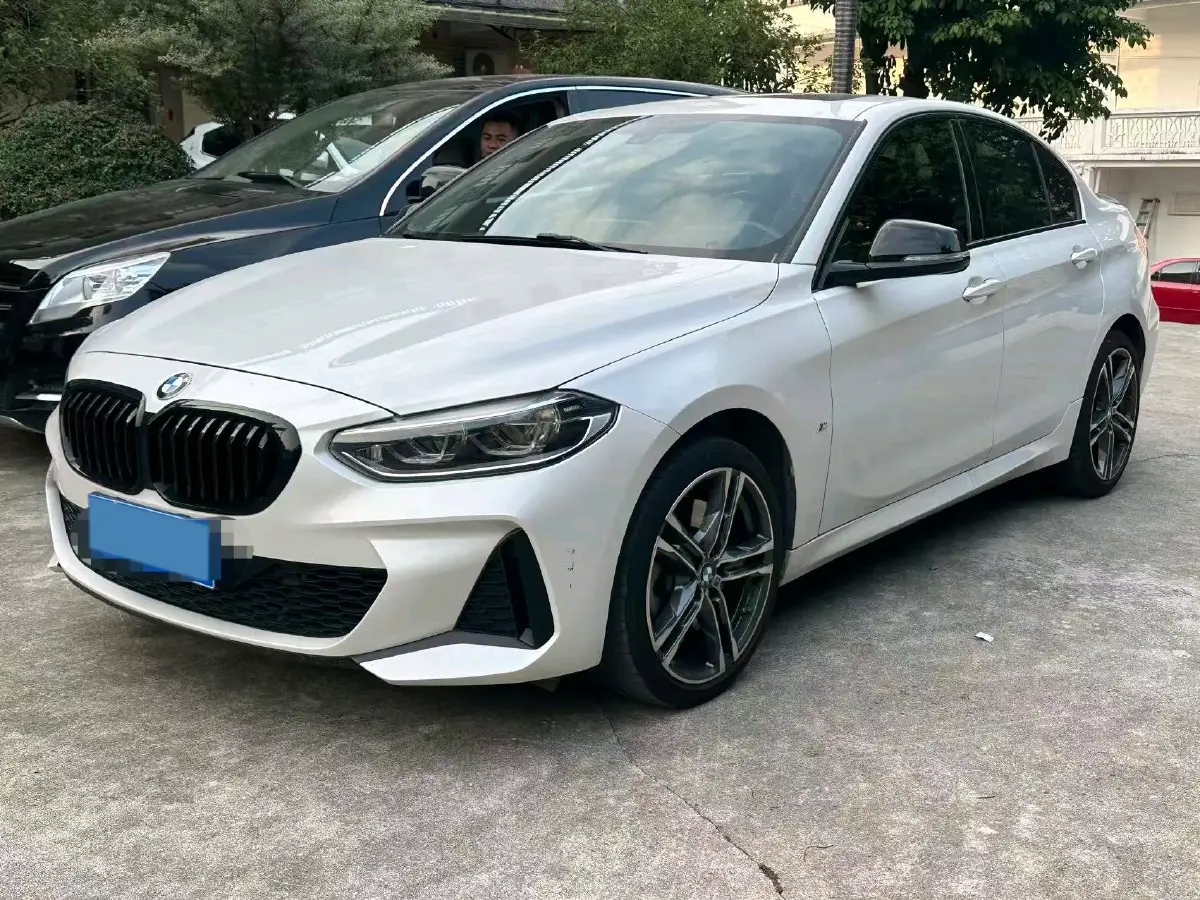 2022 BMW 1 Series 2.0T 192HP L4 7DCT