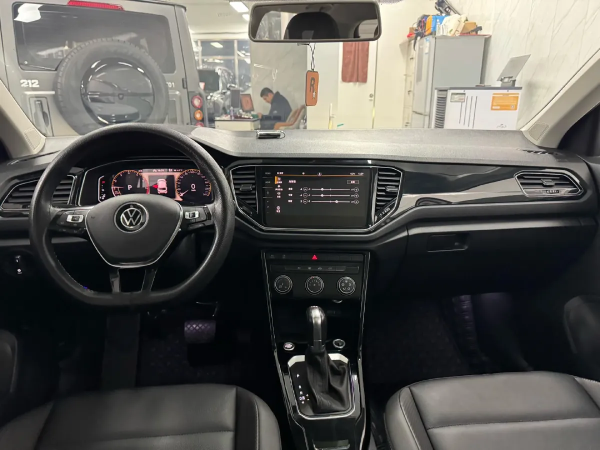 2021 Volkswagen T-Roc 1.4T 150HP L4 7DCT,autocango,china used car exporter,china ev exporter,chinese used car exporter,chinese used ev exporter
