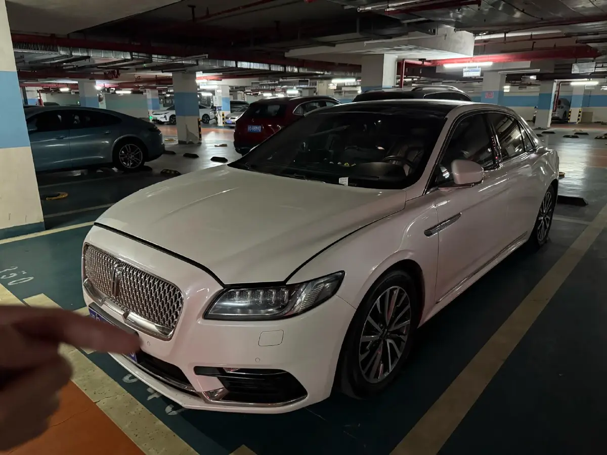 2017 Lincoln Continental 2.0T 261HP L4 6AT