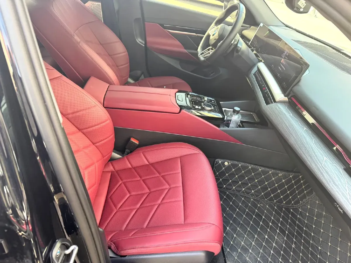 2024 BMW 5 Series 2.0T 190HP L4 8AT,autocango,china used car exporter,china ev exporter,chinese used car exporter,chinese used ev exporter