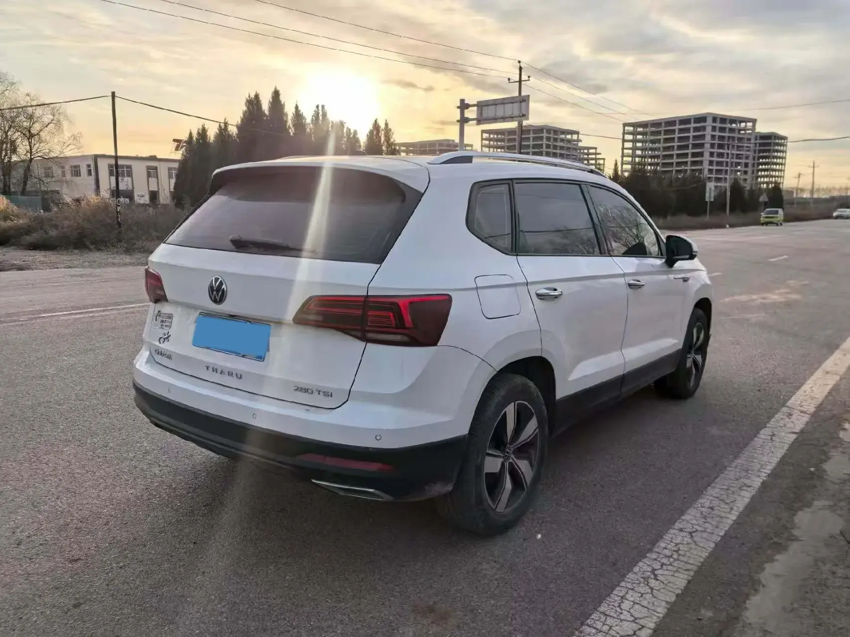 2021 VOLKSWAGEN THARU thumbnail 4