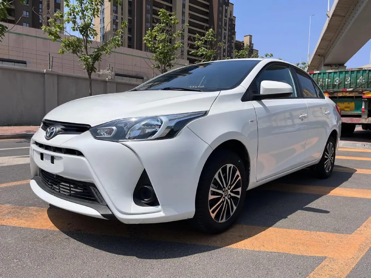 2021 Toyota Yaris L 1.5L 112HP L4 CVT