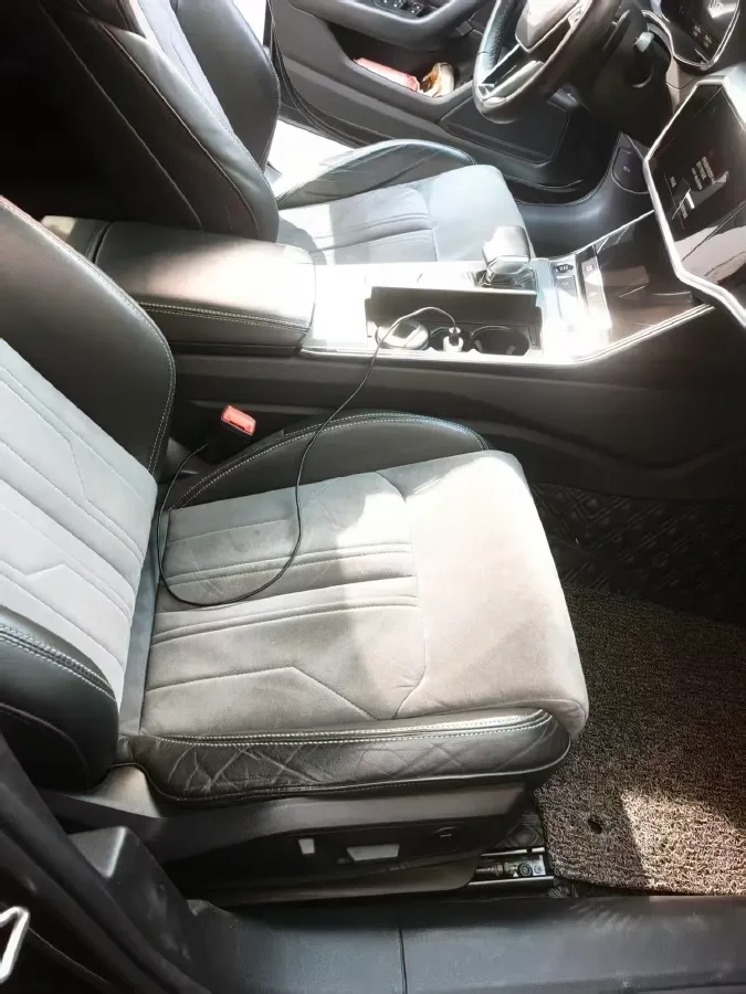 2021 Audi A6L 2.0T 190HP L4 7DCT,autocango,china used car exporter,china ev exporter,chinese used car exporter,chinese used ev exporter