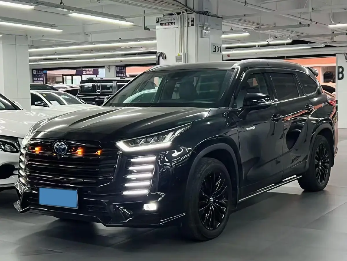 2022 Toyota Highlander 2.5L 192HP L4 E-CVT Hybrid