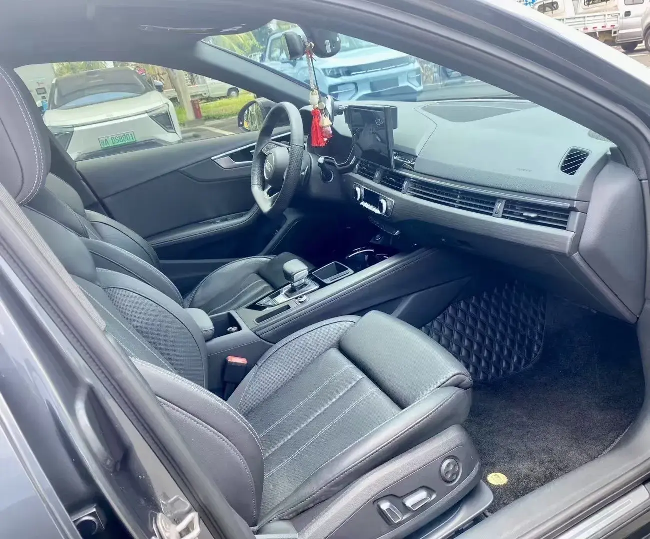 2024 AUDI A4L thumbnail 3