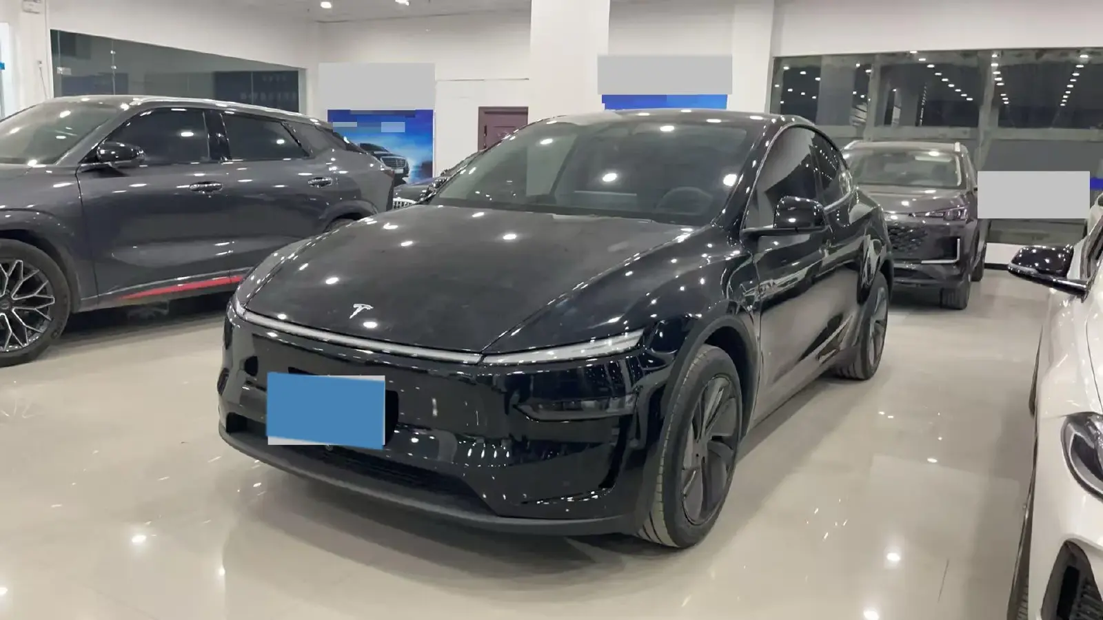 2025 Tesla Model Y BEV 62.5KWH