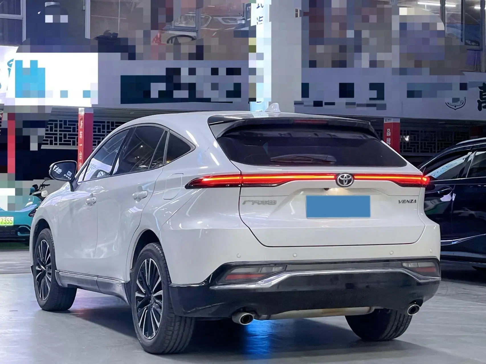 2023 TOYOTA VENZA thumbnail 4