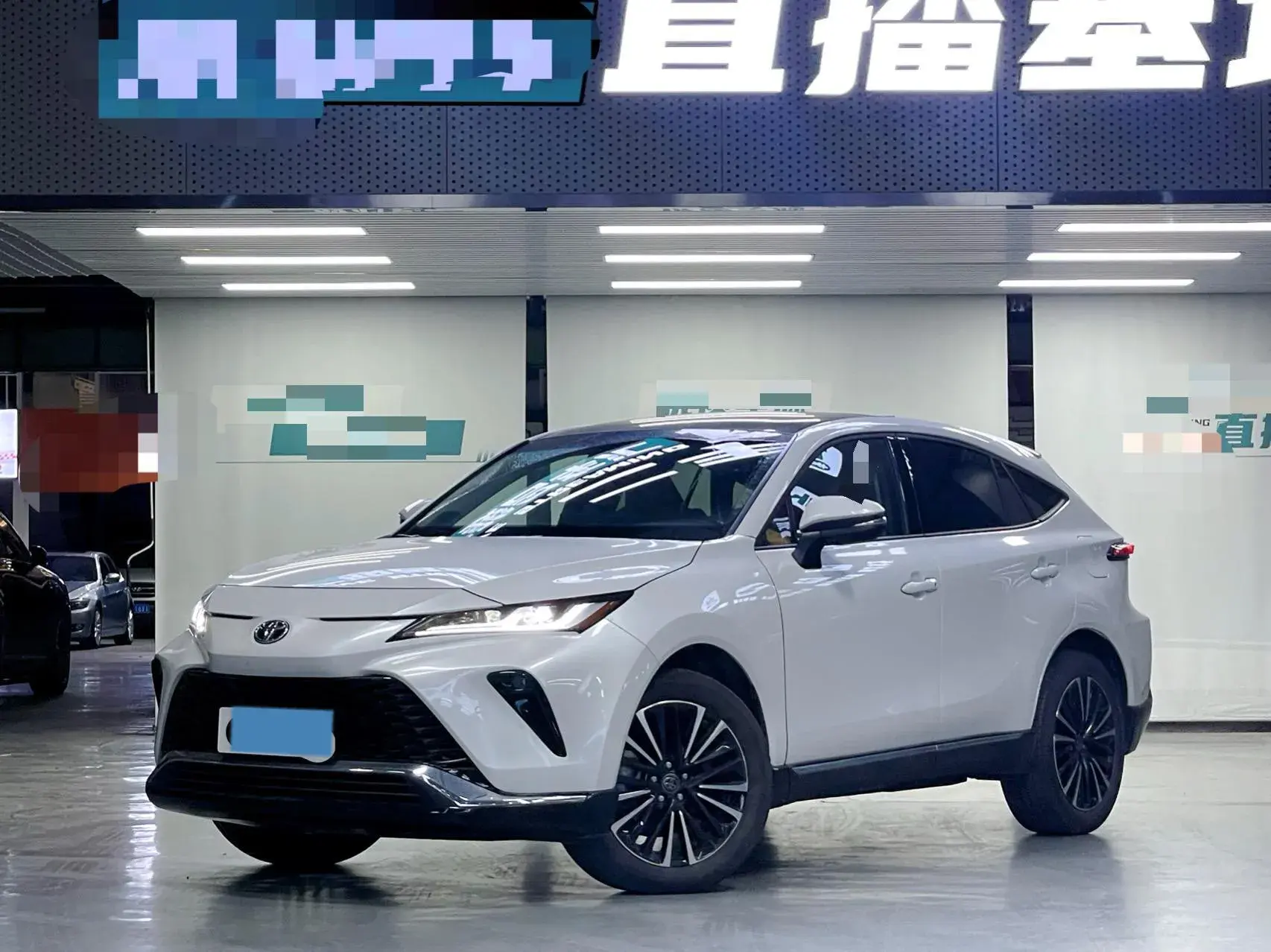 2023 TOYOTA VENZA view 1