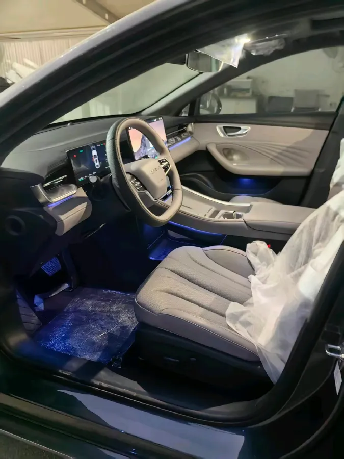 2025 Roewe M7 DMH 1.5L 112HP L4 1DHT PHEV,autocango,china used car exporter,china ev exporter,chinese used car exporter,chinese used ev exporter