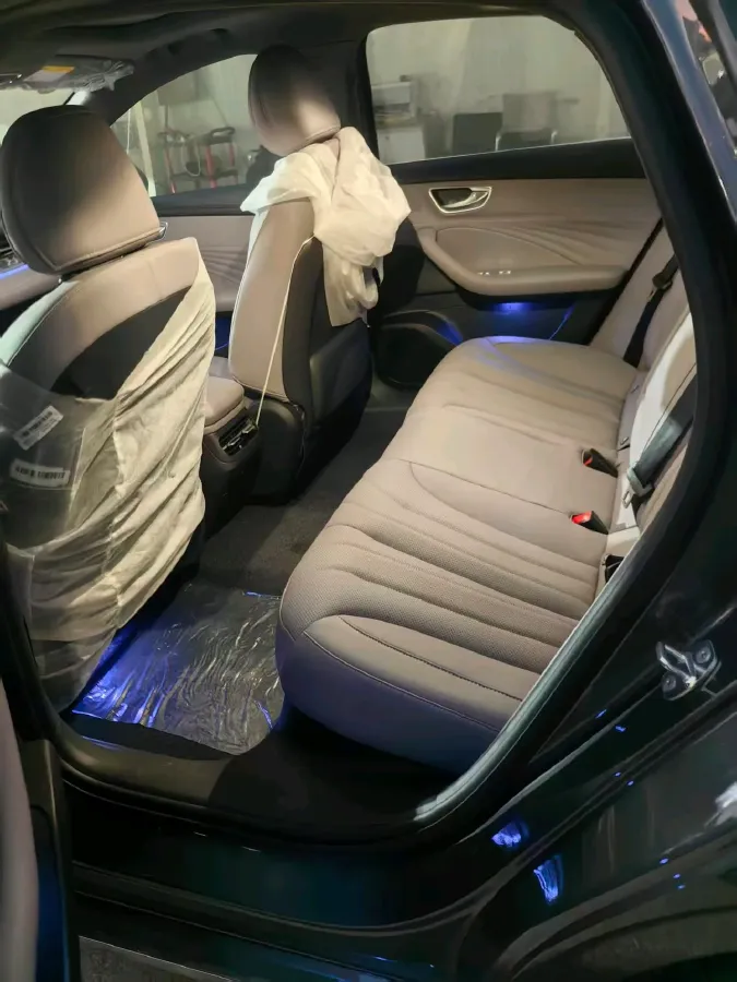 2025 Roewe M7 DMH 1.5L 112HP L4 1DHT PHEV,autocango,china used car exporter,china ev exporter,chinese used car exporter,chinese used ev exporter