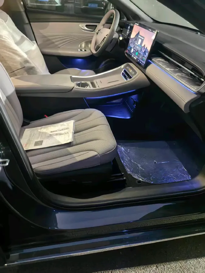 2025 Roewe M7 DMH 1.5L 112HP L4 1DHT PHEV,autocango,china used car exporter,china ev exporter,chinese used car exporter,chinese used ev exporter