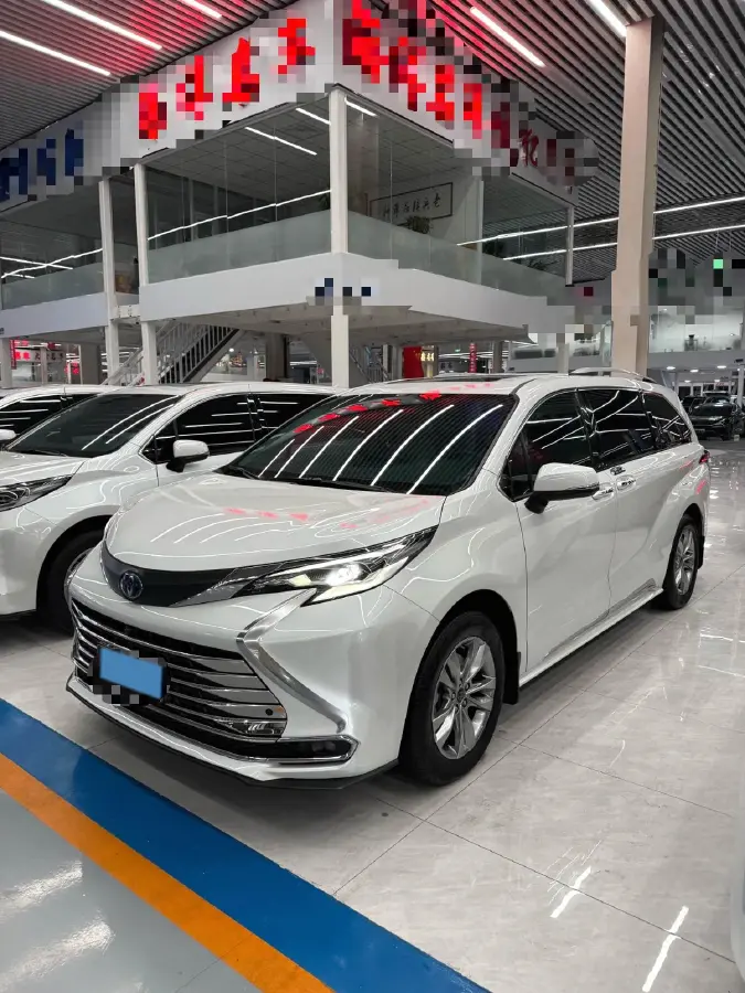 2023 Toyota Sienna 2.5L 189HP L4 E-CVT Hybrid