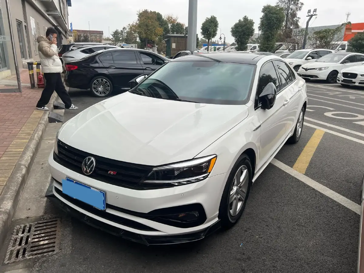 2019 Volkswagen T-Cross 1.4T 150HP L4 7DCT