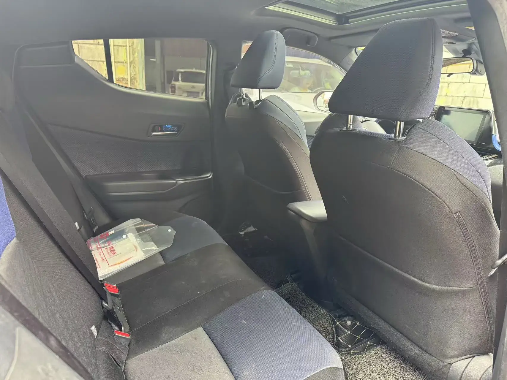 2018 TOYOTA C-HR thumbnail 4