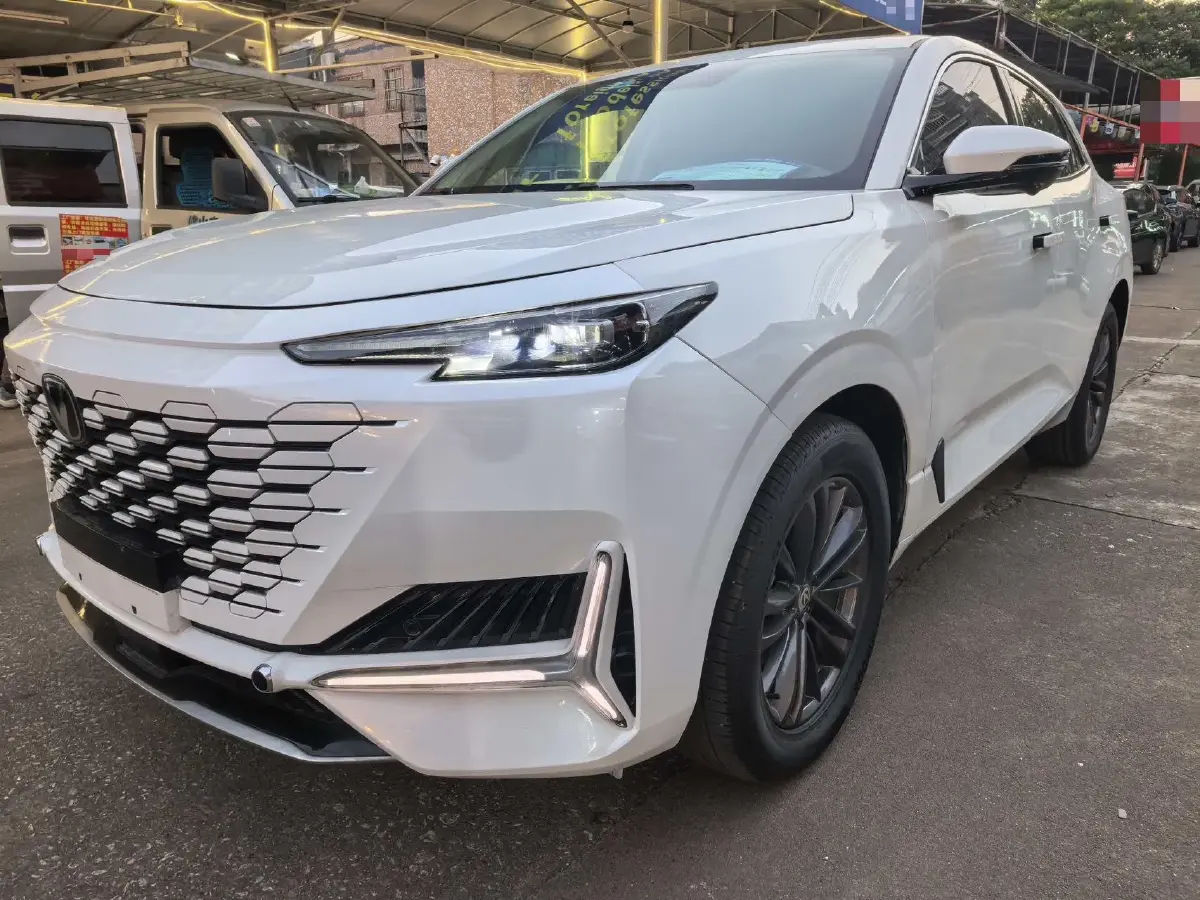 2023 ChangAn UNI-K 2.0T 233HP L4 8AT