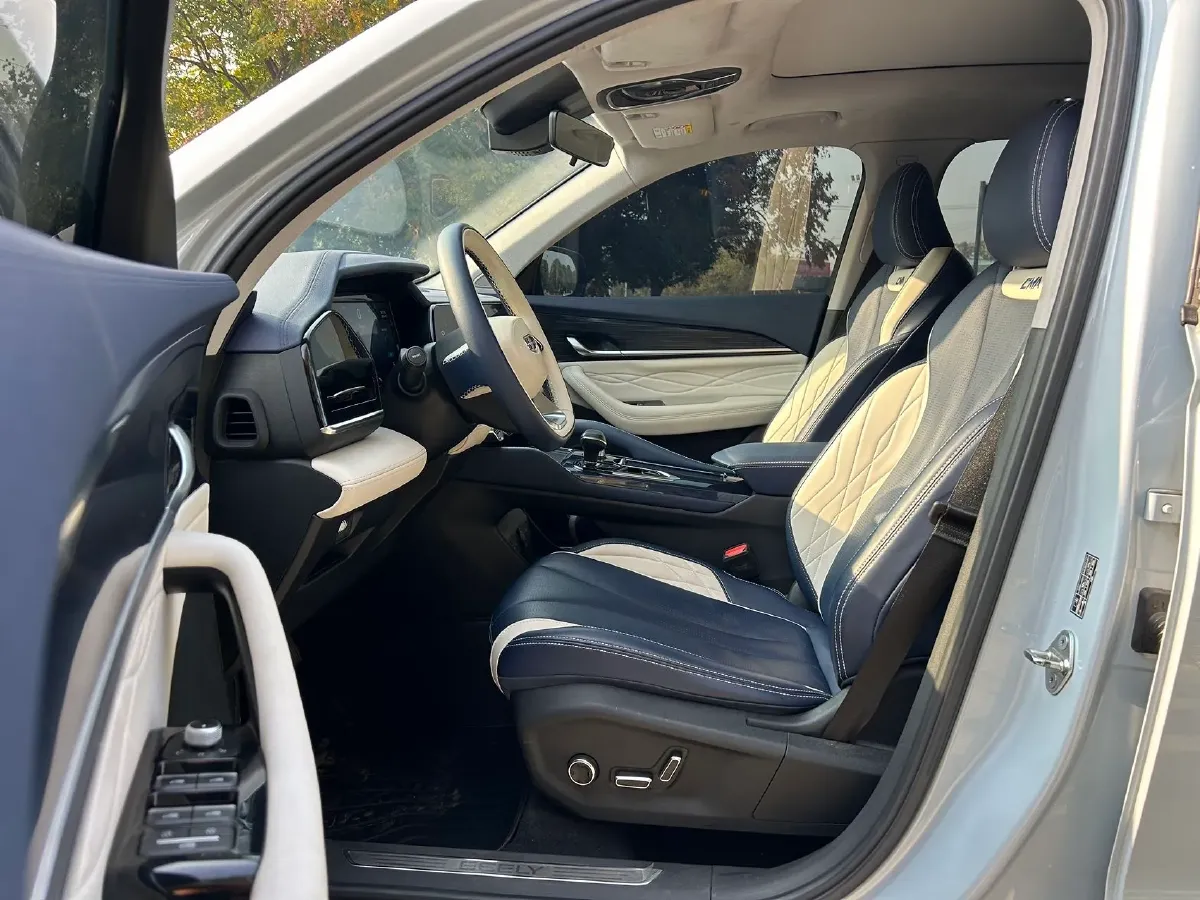 2022 Citroen C5 X 1.6T 175HP L4 8AT,autocango,china used car exporter,china ev exporter,chinese used car exporter,chinese used ev exporter