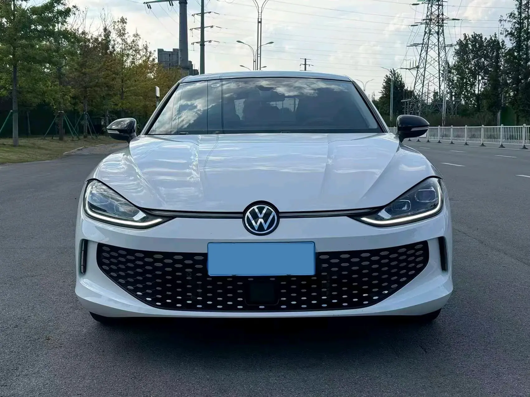 2023 VOLKSWAGEN LAMANDO thumbnail 2