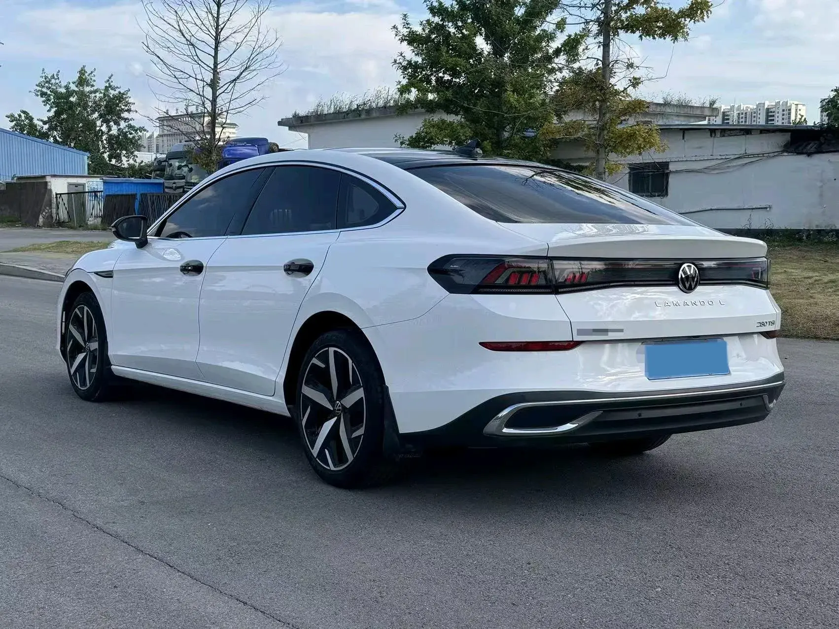 2023 VOLKSWAGEN LAMANDO thumbnail 4