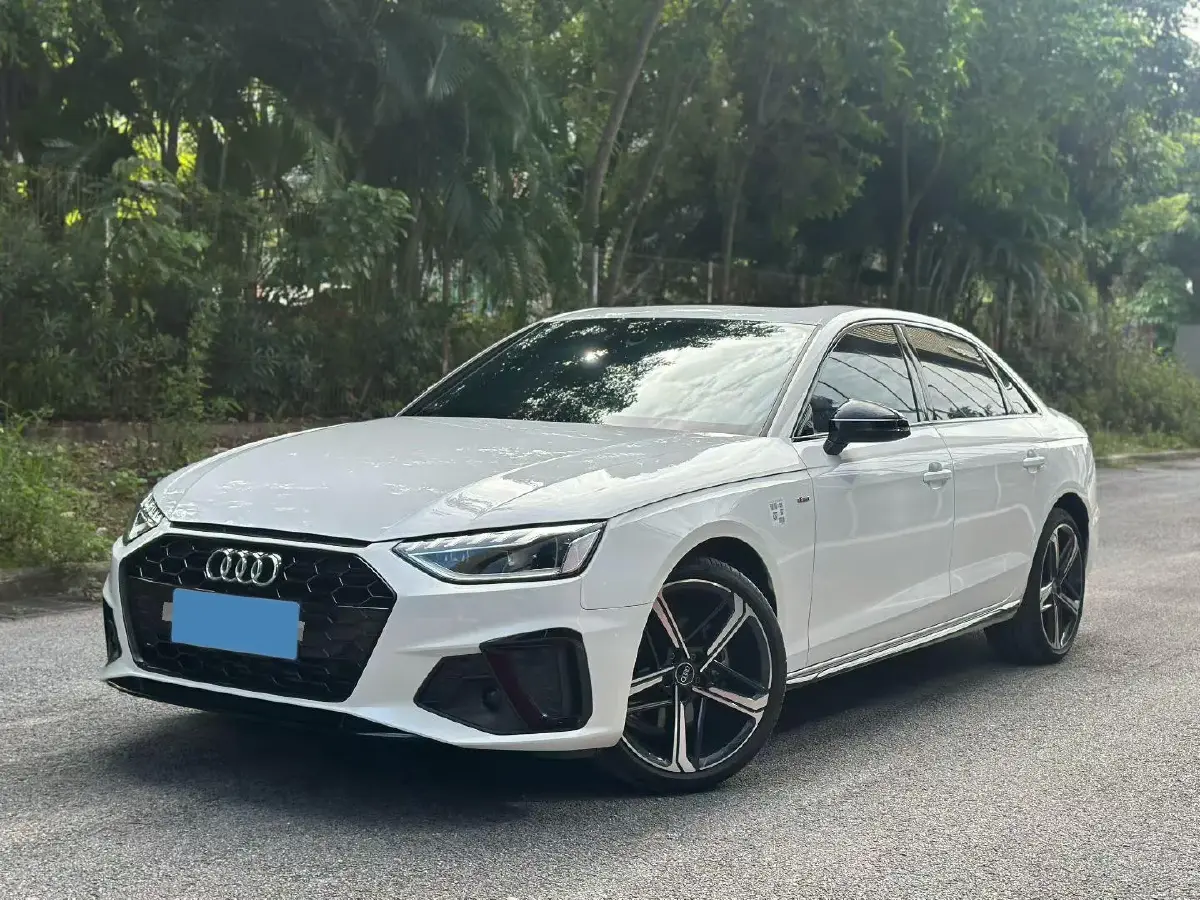 2024 Audi A4L 2.0T 190HP L4 7DCT