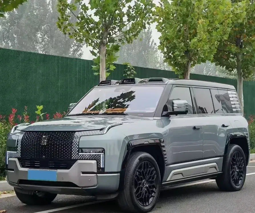 2023 YangWang U8 2.0T 272HP L4 REEV 49.05KWH