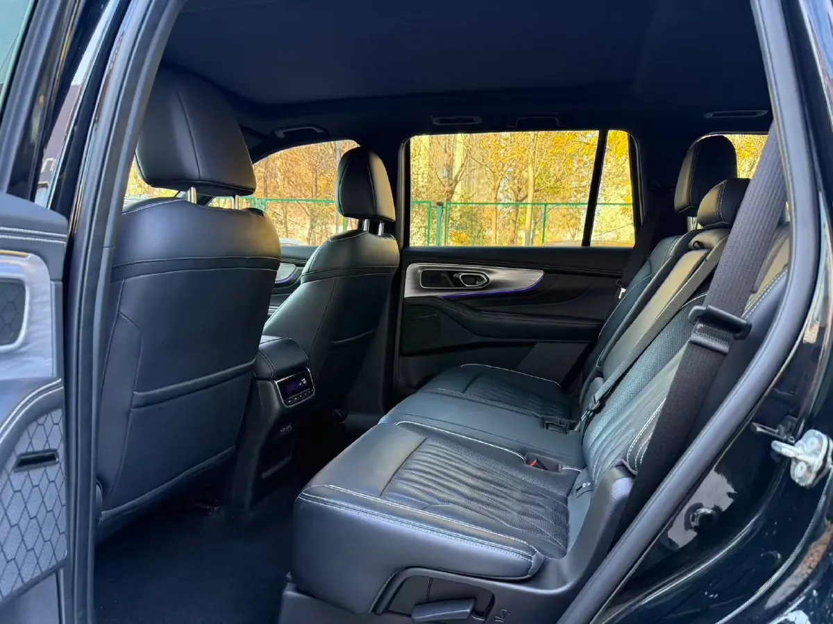 2022 GAC Trumpchi GS8 2.0T 252HP L4 8AT,autocango,china used car exporter,china ev exporter,chinese used car exporter,chinese used ev exporter