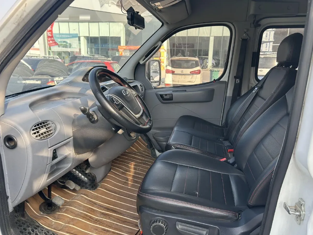 2021 MAXUS XinTu V80 2.0T 139HP L4 6MT,autocango,china used car exporter,china ev exporter,chinese used car exporter,chinese used ev exporter