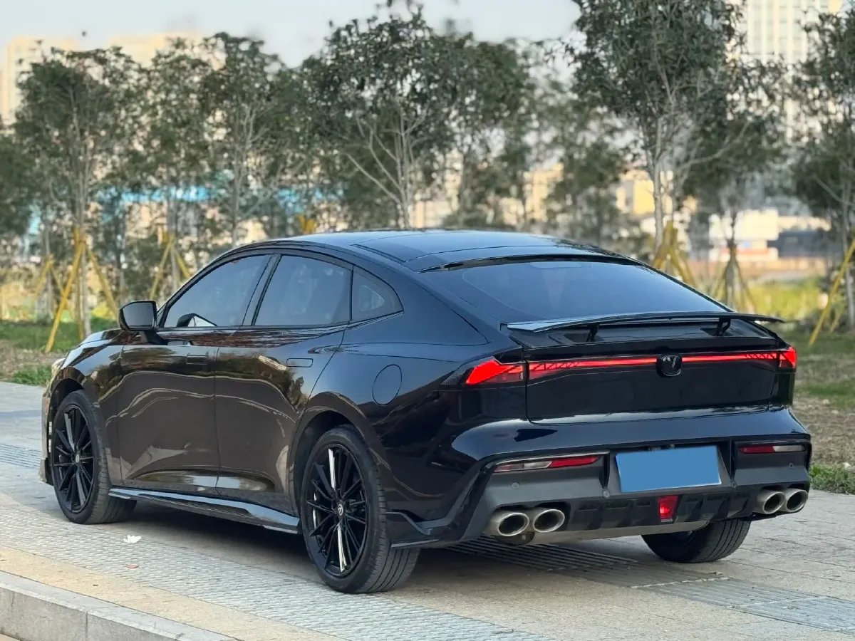 2022 ChangAn UNI-V 2.0T 233HP L4 8AT,autocango,china used car exporter,china ev exporter,chinese used car exporter,chinese used ev exporter