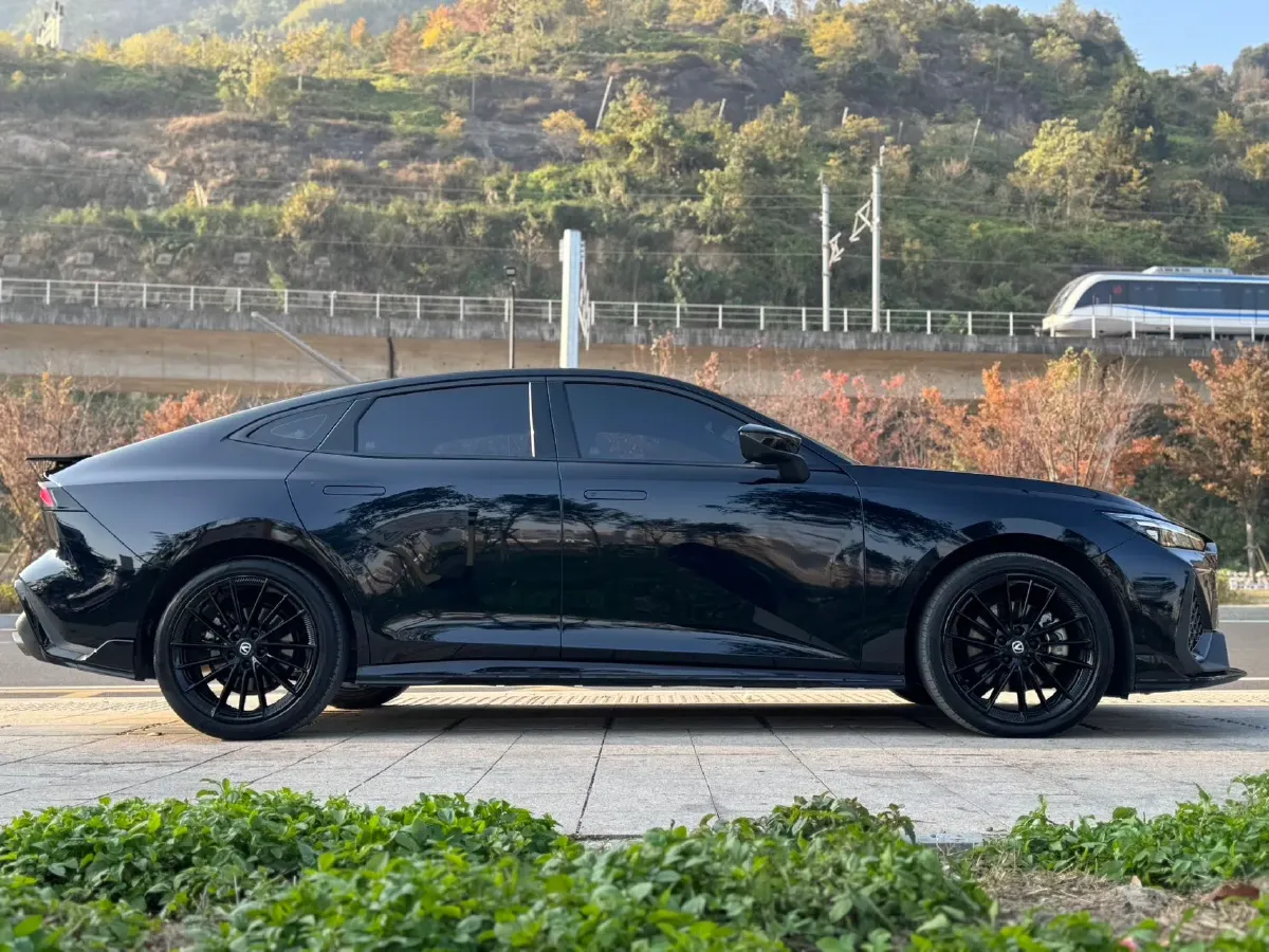 2022 ChangAn UNI-V 2.0T 233HP L4 8AT,autocango,china used car exporter,china ev exporter,chinese used car exporter,chinese used ev exporter