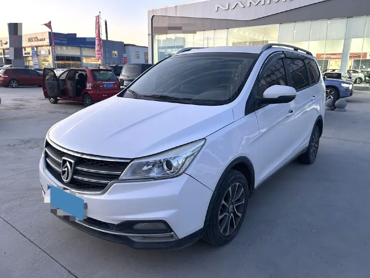 2017 BaoJun 730 1.5T 150HP L4 6MT,autocango,china used car exporter,china ev exporter,chinese used car exporter,chinese used ev exporter
