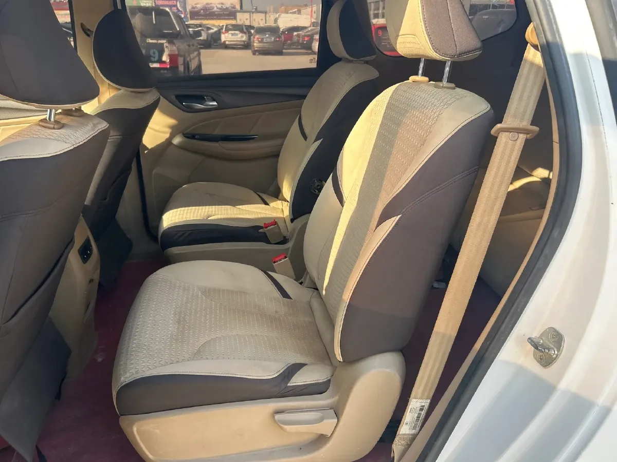 2017 BaoJun 730 1.5T 150HP L4 6MT,autocango,china used car exporter,china ev exporter,chinese used car exporter,chinese used ev exporter