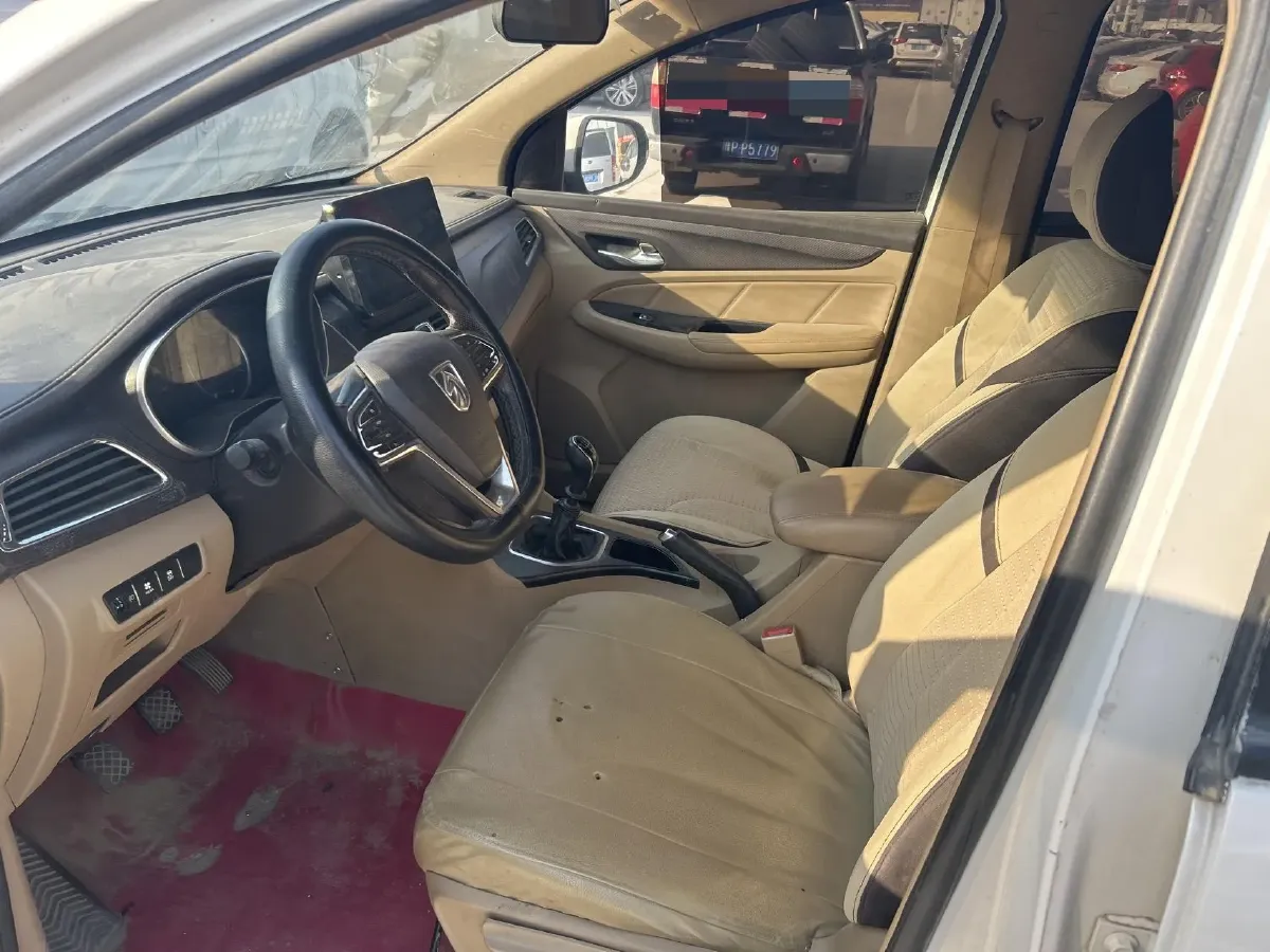 2017 BaoJun 730 1.5T 150HP L4 6MT,autocango,china used car exporter,china ev exporter,chinese used car exporter,chinese used ev exporter